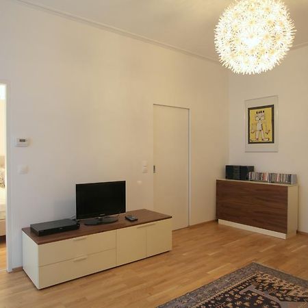 Moderne Stadtwohnung Mit Balkon เวียนนา ห้อง รูปภาพ